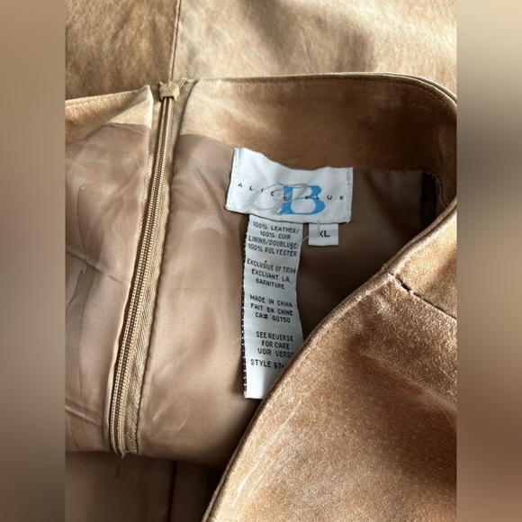 Gorgeous Vintage 90s Buttery Caramel‎ Suede Knee Length- Midi Skirt - Picture 12 of 13